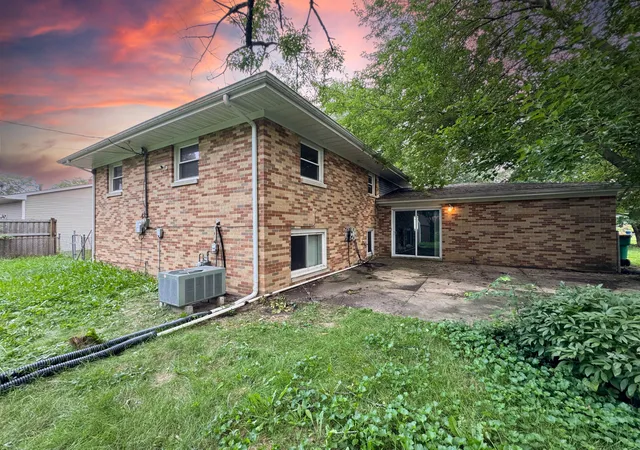 28th image of 946 W 67th Pl, Merrillville, IN 46410 | MLS# 844182