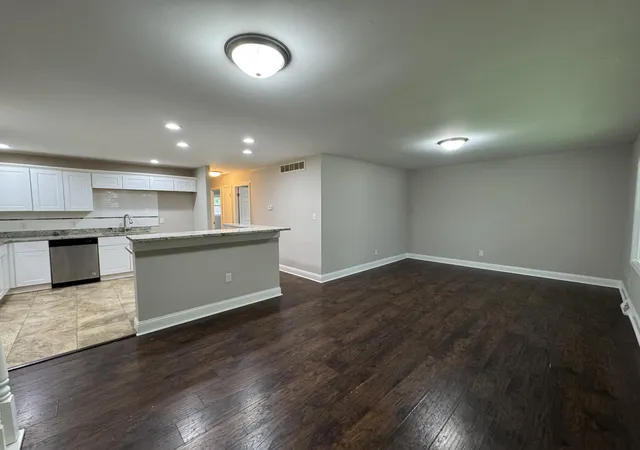5th image of 946 W 67Th Pl, Merrillville, IN 46410 | MLS# 844182