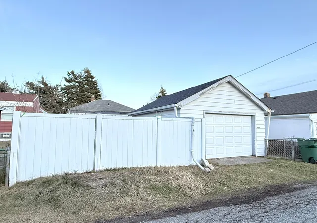 17th image of 2606 Birch Ave, Whiting, IN 46394 | MLS# 844194