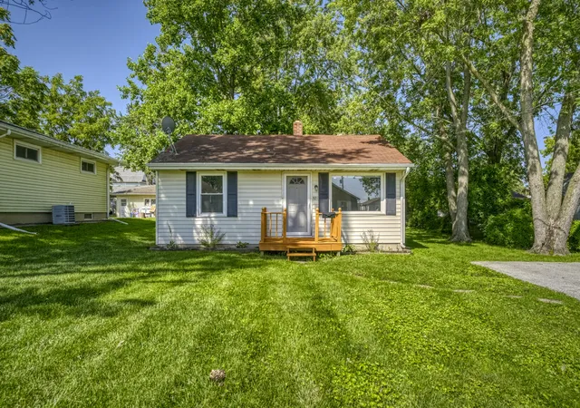 1st image of 521 Sheridan St, Crown Point, IN 46307 | MLS# 844196