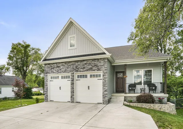 1st image of 1305 Roosevelt Rd, Valparaiso, IN 46383 | MLS# 844232