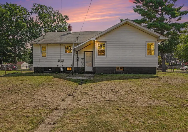 Photo 3 of Single family home for sale at 626 Gladys St, Michigan City, IN 46360 | MLS# 844207 | Listing updated on 2026-08-22