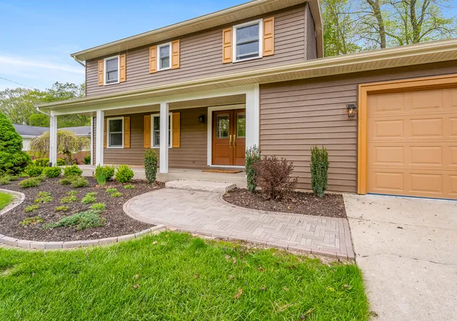 3rd image of 203 Mayfield Ave, Valparaiso, IN 46383 | MLS# 844234
