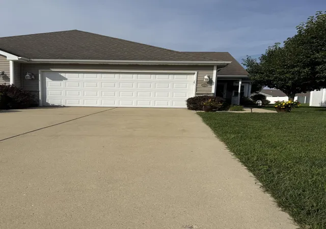 1st image of 1712 E 106th Ave, Crown Point, IN 46307 | MLS# 844237
