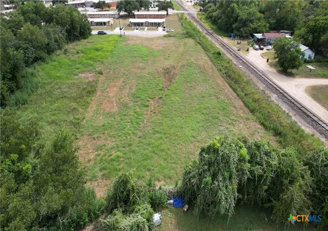 2nd image of 806 & 810 W 7th St, Cameron, TX 76520 | MLS# 622655