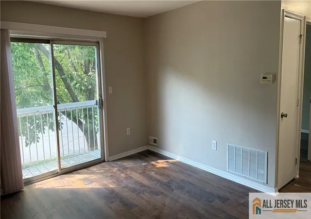 2nd image of 39 Morgan Pl, East Brunswick, NJ 08816 | MLS# 2662201M