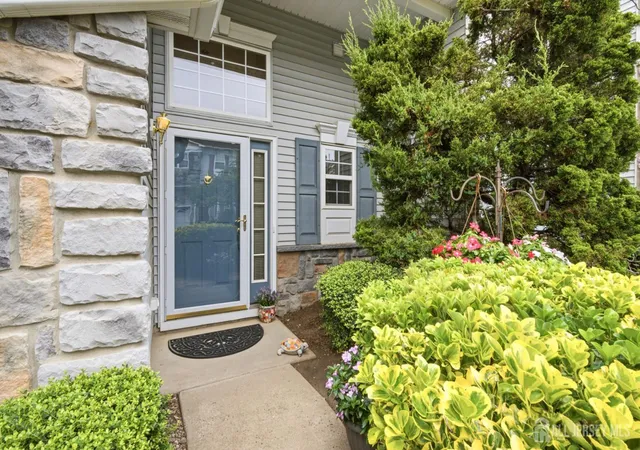 2nd image of 8 Rondell Ln, South Amboy, NJ 08879 | MLS# 2702790R