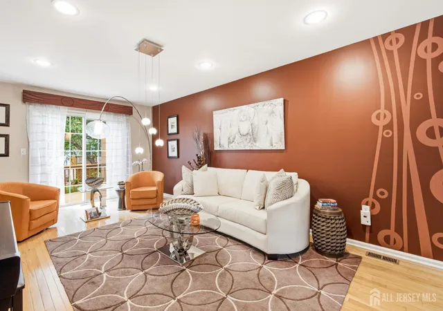 5th image of 8 Rondell Ln, South Amboy, NJ 08879 | MLS# 2702790R