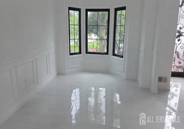 5th image of 10 Poe Ave, Franklin Twsp, NJ 08873 | MLS# 2702968R