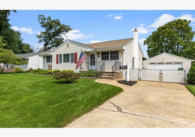 3rd image of 21 Frazee Ave, South Amboy, NJ 08879 | MLS# 2701885R