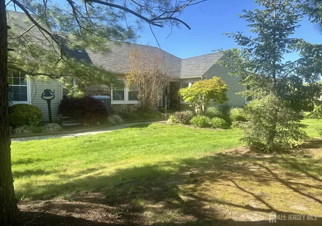 2nd image of 67 Yorkshire Dr, Monroe Township, NJ 08831 | MLS# 2702784R