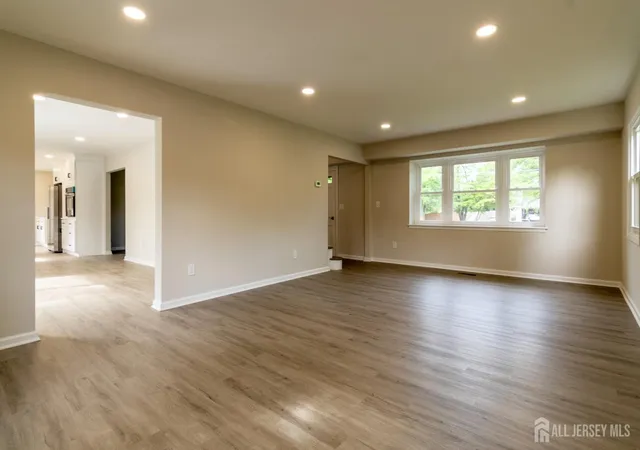 3rd image of 4 Overbrook Rd, Somerset, NJ 08873 | MLS# 2702166R
