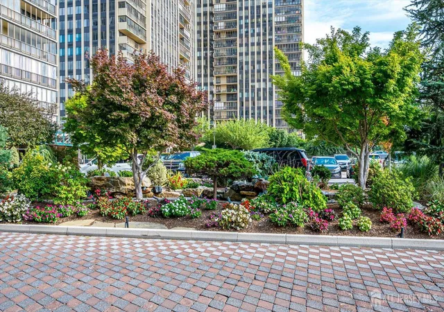 Photo 3 of Condo for sale at 300 Winston Dr #C2912, Cliffside Park, NJ 07010 | MLS# 2701953R | Listing updated on 2026-09-27