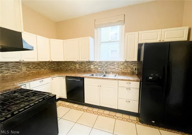 Listing Photo 3 - Condo for sale in building located at 1019 Findley Ave, Zanesville, OH 43701