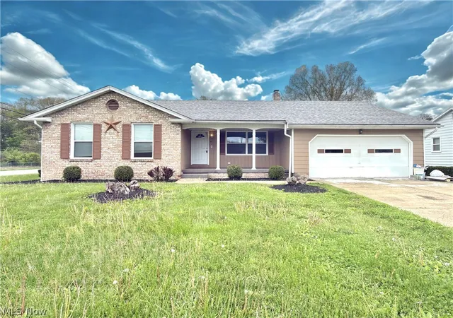 Photo 1 of Single family home for sale at 1215 Valley View Dr, Youngstown, OH 44512 | MLS# 5210603 | Listing updated on 2026-08-30