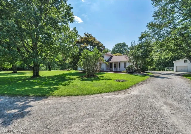 Photo 3 of Single family home for sale at 2250 Claus Rd, Vermilion, OH 44089 | MLS# 5210687 | Listing updated on 2026-08-30