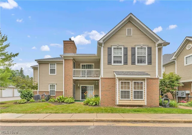 Photo 1 of Sale Pending at 3367 Lenox Village Dr, Fairlawn, OH 44333 | MLS# 5223036 | Listing updated on 2026-08-30