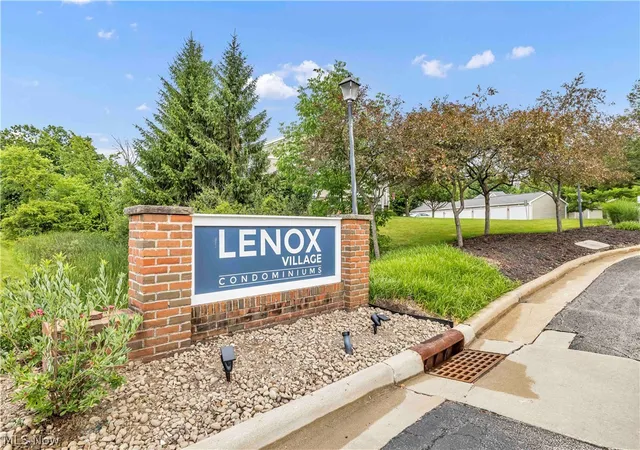 Photo 2 of Sale Pending at 3367 Lenox Village Dr, Fairlawn, OH 44333 | MLS# 5223036 | Listing updated on 2026-08-30