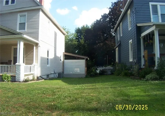Photo 3 of Single family home for sale at 293 W 10th Street, Salem, OH 44460 | MLS# 5224069 | Listing updated on 2026-08-30