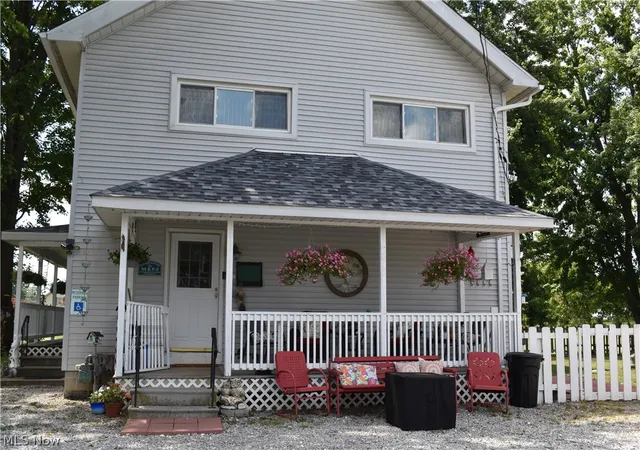 Listing Photo 2 - Condo for sale in building located at 40822 Oh 18, Wellington, OH 44090 - Unit #