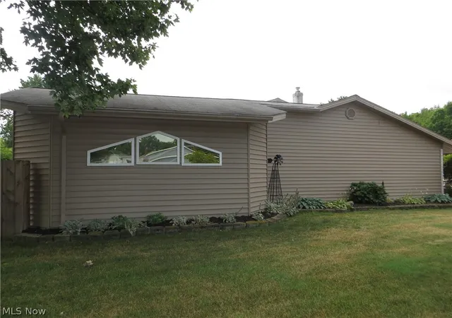 Photo 3 of Sale Pending at 5477 Dorothy Dr, North Olmsted, OH 44070 | MLS# 5229082 | Listing updated on 2026-08-19