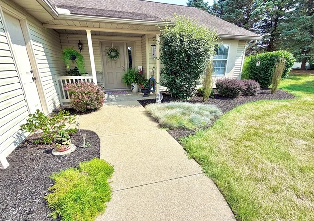 Photo 2 of Condo for sale at 1012 Meadow Dr Nw, Strasburg, OH 44680 | MLS# 5231849 | Listing updated on 2026-08-30