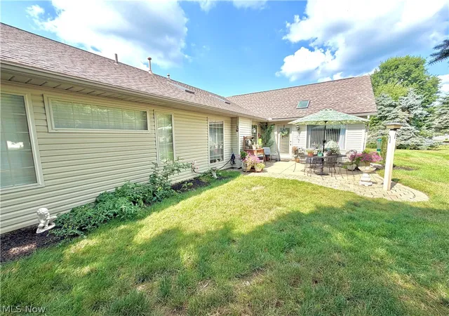 Listing Photo 5 - Condo for sale in building located at 1012 Mdw Dr NW, Strasburg, OH 44680