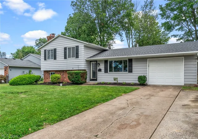 Photo 3 of Sale Pending at 4221 Princess Anne Ct, Lorain, OH 44052 | MLS# 5231954 | Listing updated on 2026-08-31