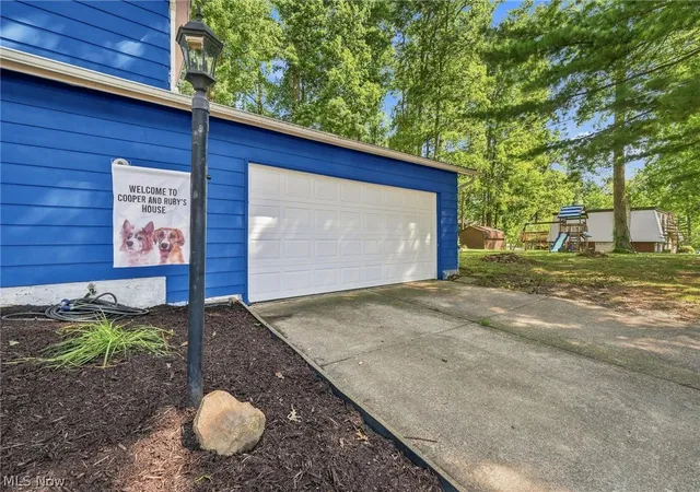 Photo 4 of Sale Pending at 825 Valley Dr, Amherst, OH 44001 | MLS# 5231551 | Listing updated on 2026-08-30