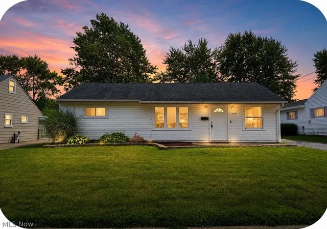 Photo 1 of Single family home for sale at 940 Oakwood Dr, Elyria, OH 44035 | MLS# 5232924 | Listing updated on 2026-08-31