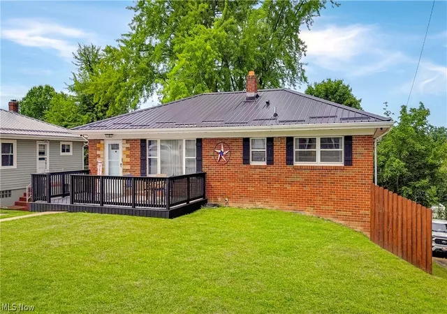 Photo 2 of Single family home for sale at 145 Pembroke Rd, Steubenville, OH 43953 | MLS# 5233138 | Listing updated on 2026-08-30
