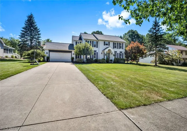 Photo 3 of Single family home for sale at 421 Summit St, Wadsworth, OH 44281 | MLS# 5233339 | Listing updated on 2026-08-30