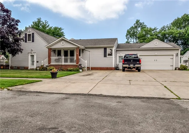 Photo 1 of Single family home for sale at 439 E 305th Street, Willowick, OH 44095 | MLS# 5234258 | Listing updated on 2026-10-05