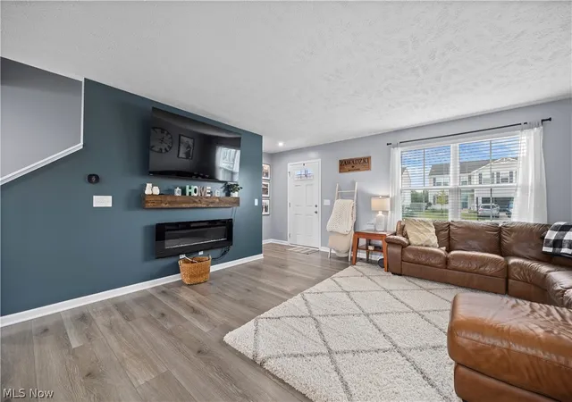 Photo 3 of Sale Pending at 169 River Run Dr, Elyria, OH 44035 | MLS# 5234369 | Listing updated on 2026-08-30