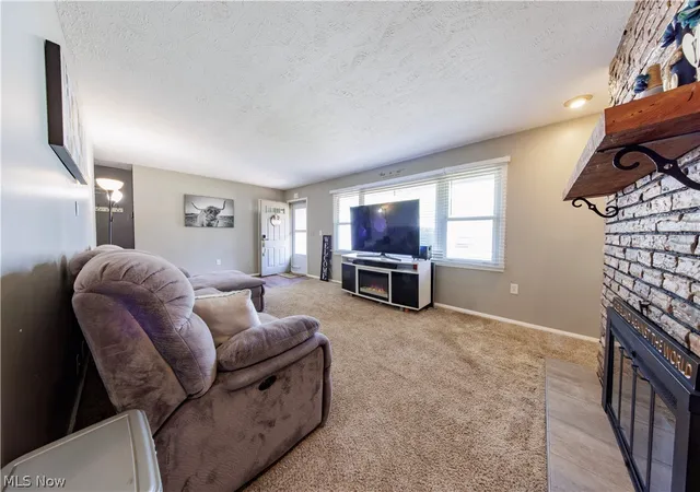 Photo 4 of Sale Pending at 395 Pattie Dr, Berea, OH 44017 | MLS# 5226454 | Listing updated on 2026-08-30