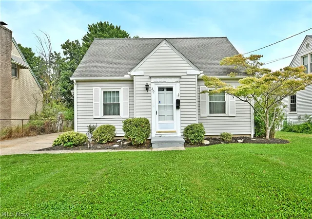 Photo 1 of Single family home for sale at 271 Parkgate Ave, Youngstown, OH 44515 | MLS# 5236319 | Listing updated on 2026-08-31