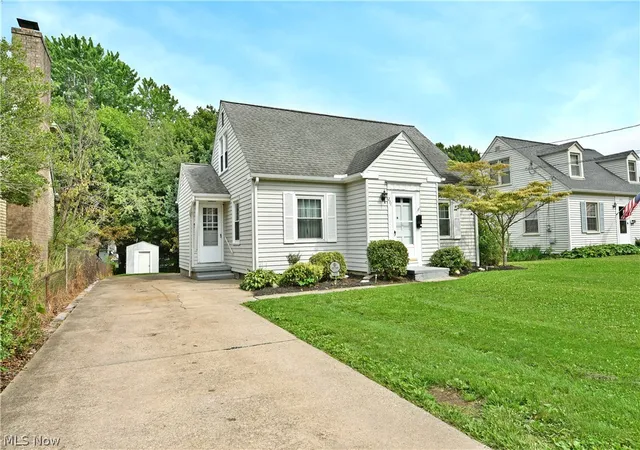 Photo 3 of Single family home for sale at 271 Parkgate Ave, Youngstown, OH 44515 | MLS# 5236319 | Listing updated on 2026-08-31