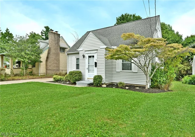Photo 3 of Single family home for sale at 271 Parkgate Ave, Youngstown, OH 44515 | MLS# 5236319 | Listing updated on 2026-08-31