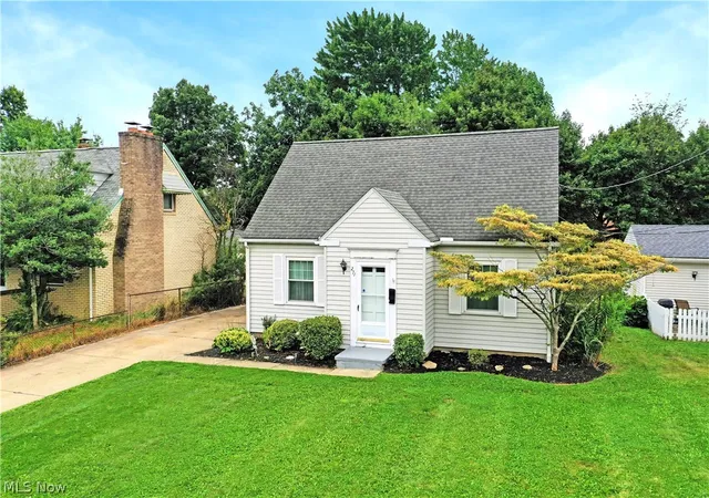 Photo 4 of Single family home for sale at 271 Parkgate Ave, Youngstown, OH 44515 | MLS# 5236319 | Listing updated on 2026-08-31