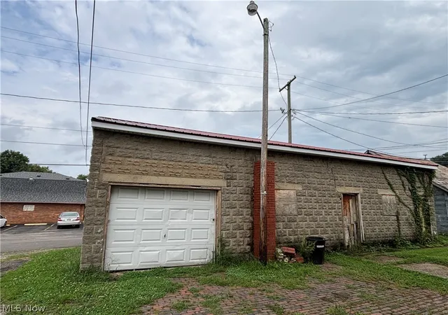 Photo 2 of Multi family home for sale at 821 Market St, Zanesville, OH 43701 | MLS# 5236934 | Listing updated on 2026-08-30