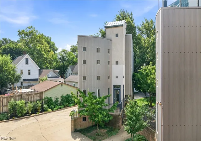 Listing Photo 4 - Condo for sale in building located at 1140 Auburn Ave, Cleveland, OH 44113