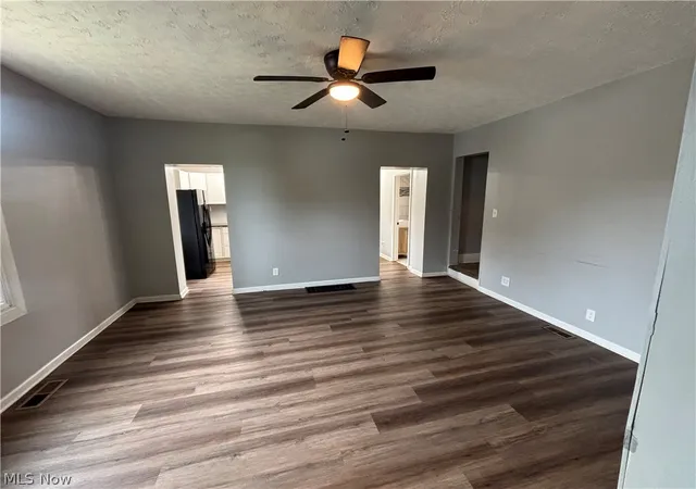 Photo 4 of Single family home for sale at 1554 Wheeling Ave, Zanesville, OH 43701 | MLS# 5237396 | Listing updated on 2026-10-02
