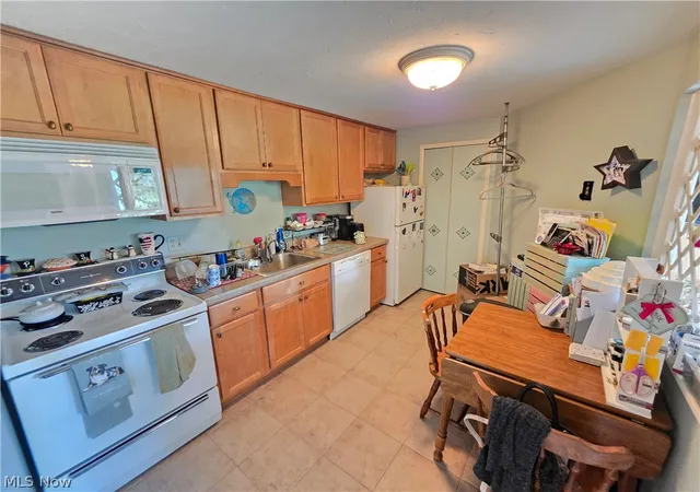 Photo 2 of Condo for sale at 9630 Cove Dr, North Royalton, OH 44133 | MLS# 5237829 | Listing updated on 2026-10-06
