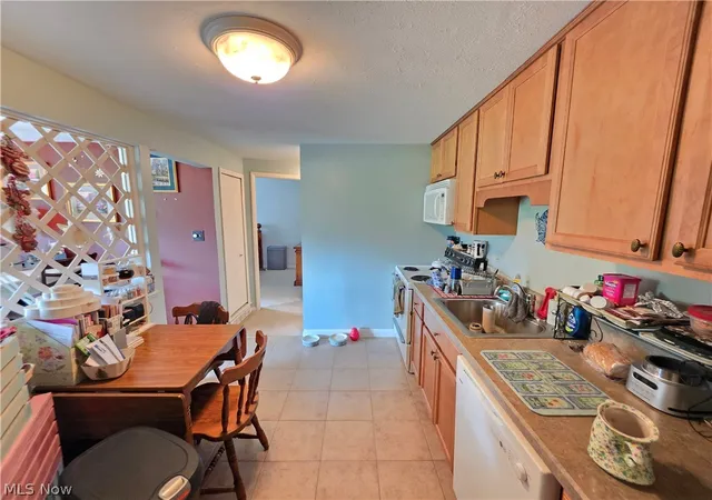 Photo 3 of Condo for sale at 9630 Cove Dr, North Royalton, OH 44133 | MLS# 5237829 | Listing updated on 2026-10-06