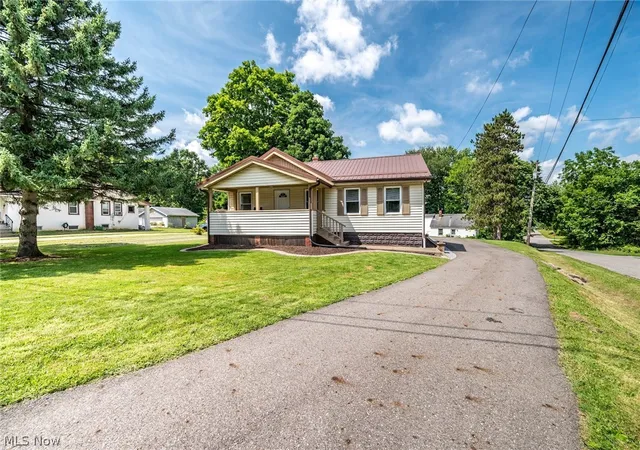 Photo 1 of Single family home for sale at 3804 Eigen St, Youngstown, OH 44515 | MLS# 5238337 | Listing updated on 2026-08-30