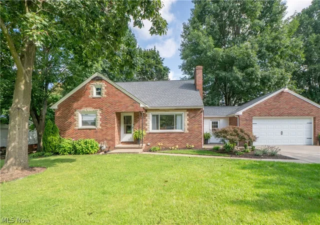 Photo 48 of Sale Pending at 1215 Easton St Ne, Canton, OH 44721 | MLS# 5237954 | Listing updated on 2026-08-30