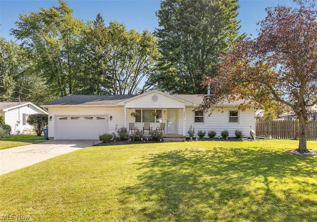 Photo 2 of Single family home for sale at 5847 Clement Dr, Lorain, OH 44053 | MLS# 5238919 | Listing updated on 2026-08-30
