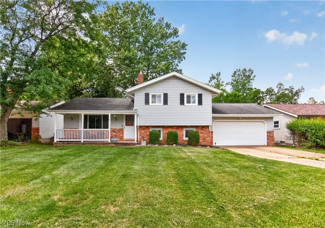 Photo 1 of Sale Pending at 1124 Blueberry Hill Dr, Brunswick, OH 44212 | MLS# 5235937 | Listing updated on 2026-08-30