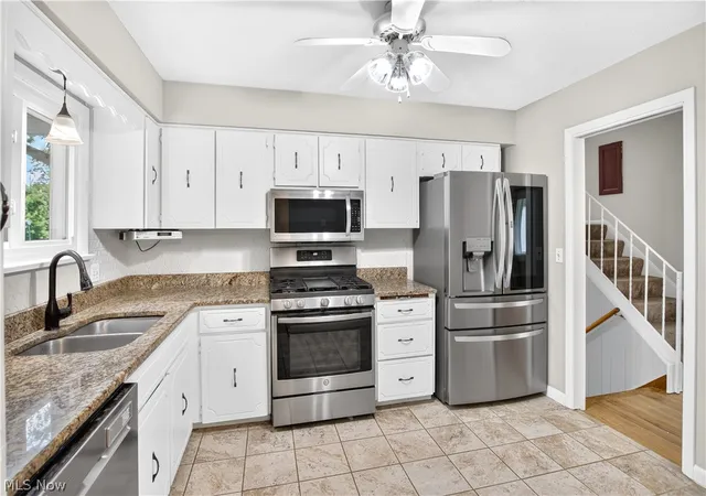 Photo 5 of Sale Pending at 1124 Blueberry Hill Dr, Brunswick, OH 44212 | MLS# 5235937 | Listing updated on 2026-08-30