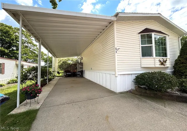 Photo 2 of Single family home for sale at 1229 Columbiana Lisbon Rd #63, Columbiana, OH 44408 | MLS# 5239627 | Listing updated on 2026-08-30